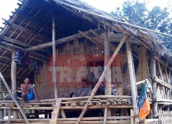 Villagers of Dabaram Para had to cover 60 kilometres to get ration: Manik’s ‘golden era’ failed to end the plight Villagers of Dabaram Para had to cover 60 kilometres to get ration: Manik’s ‘golden era’ failed to end the plight